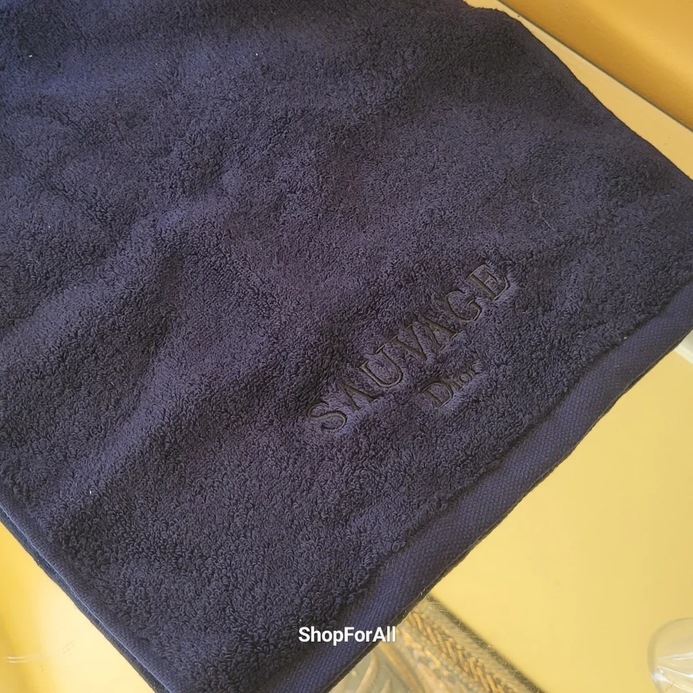 🥳💥💥HOST PICK 💥Dior mini towel.